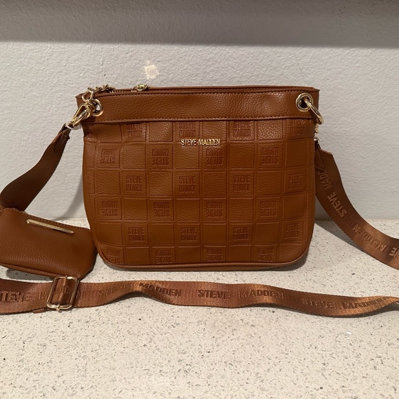 Steve Madden - Picture 2 of 10